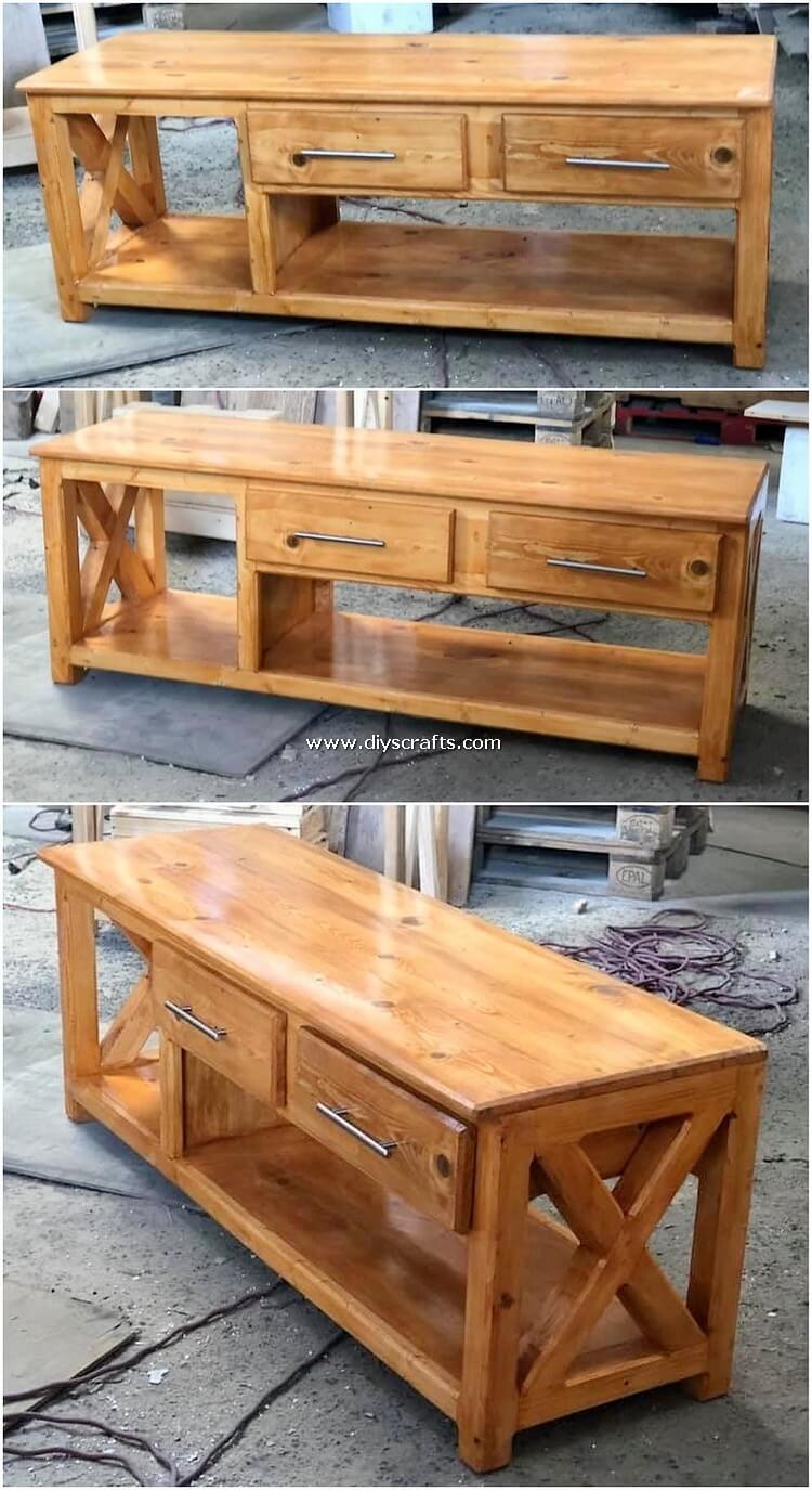 Pallet-Wood-Table-with-Drawers